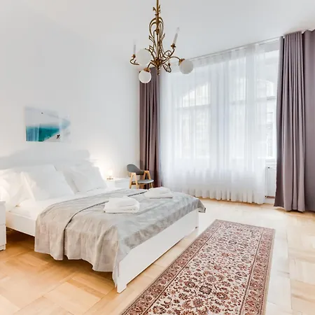 Historic Center - Stylish Family With Balcony Next To River Lägenhet Prag